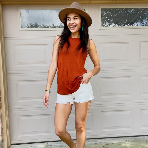 Hey y’all! I’m Mallory! - Picture 3 of 3